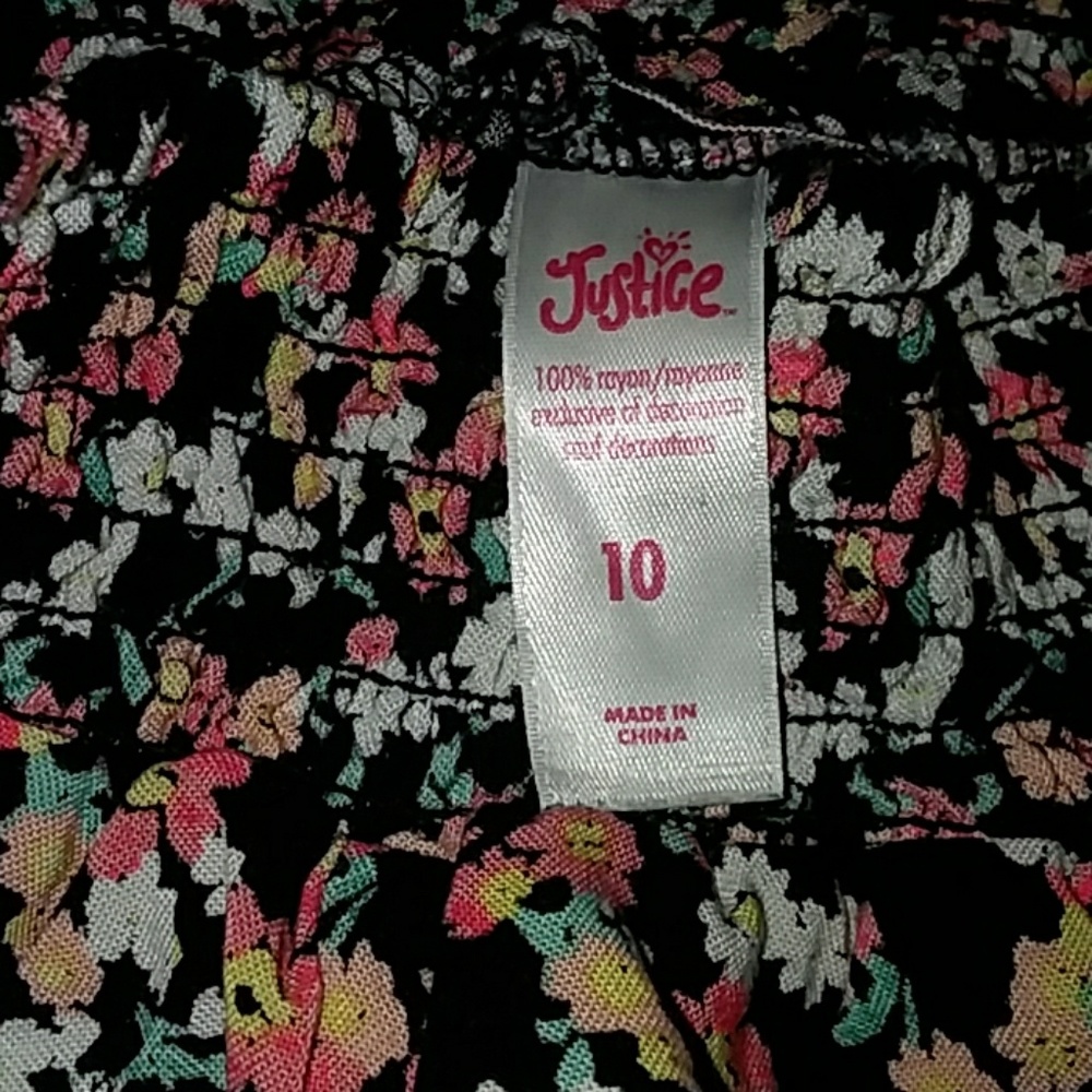 Shorts - Picture 2 of 3